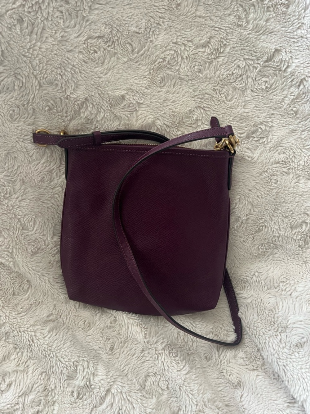 Coach Kitt Messenger Crossbody in Crossgrain Leather - Picture 2 of 4
